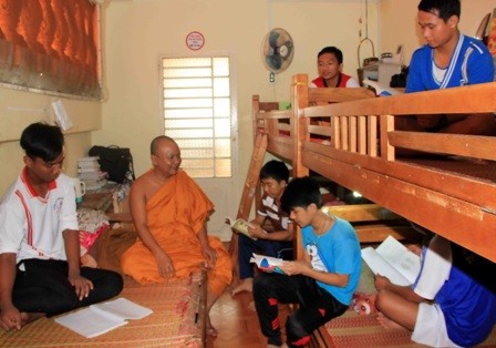 Pitu Khosa Rangsay Pagoda, support center for poor students in Mekong Delta - ảnh 2